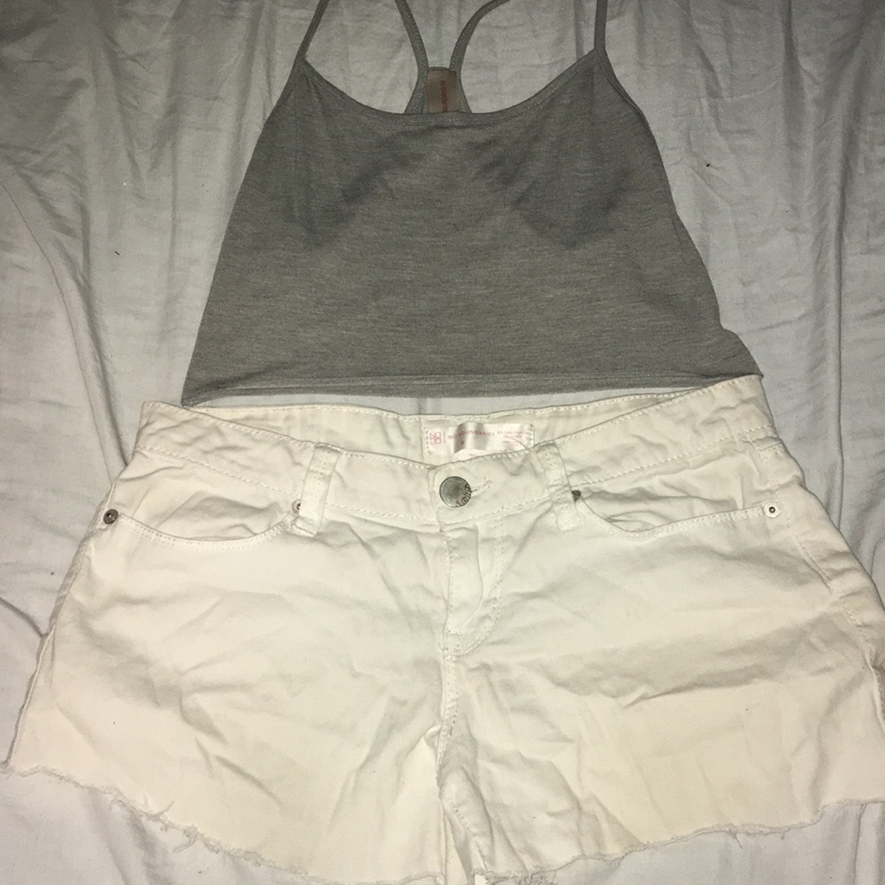 Outfit shorts and a crop top